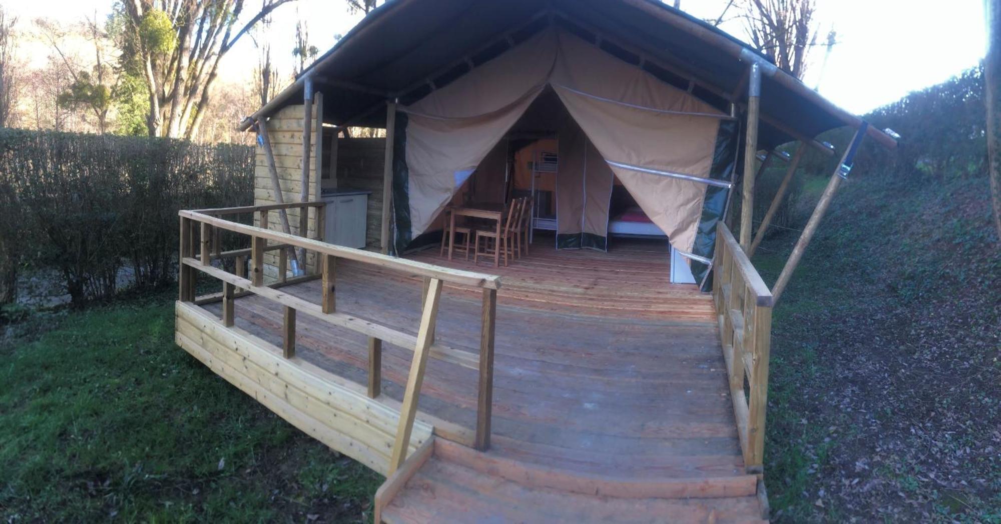 Camping Du Pont De St Gal Saint-Gal-sur-Sioule ภายนอก รูปภาพ