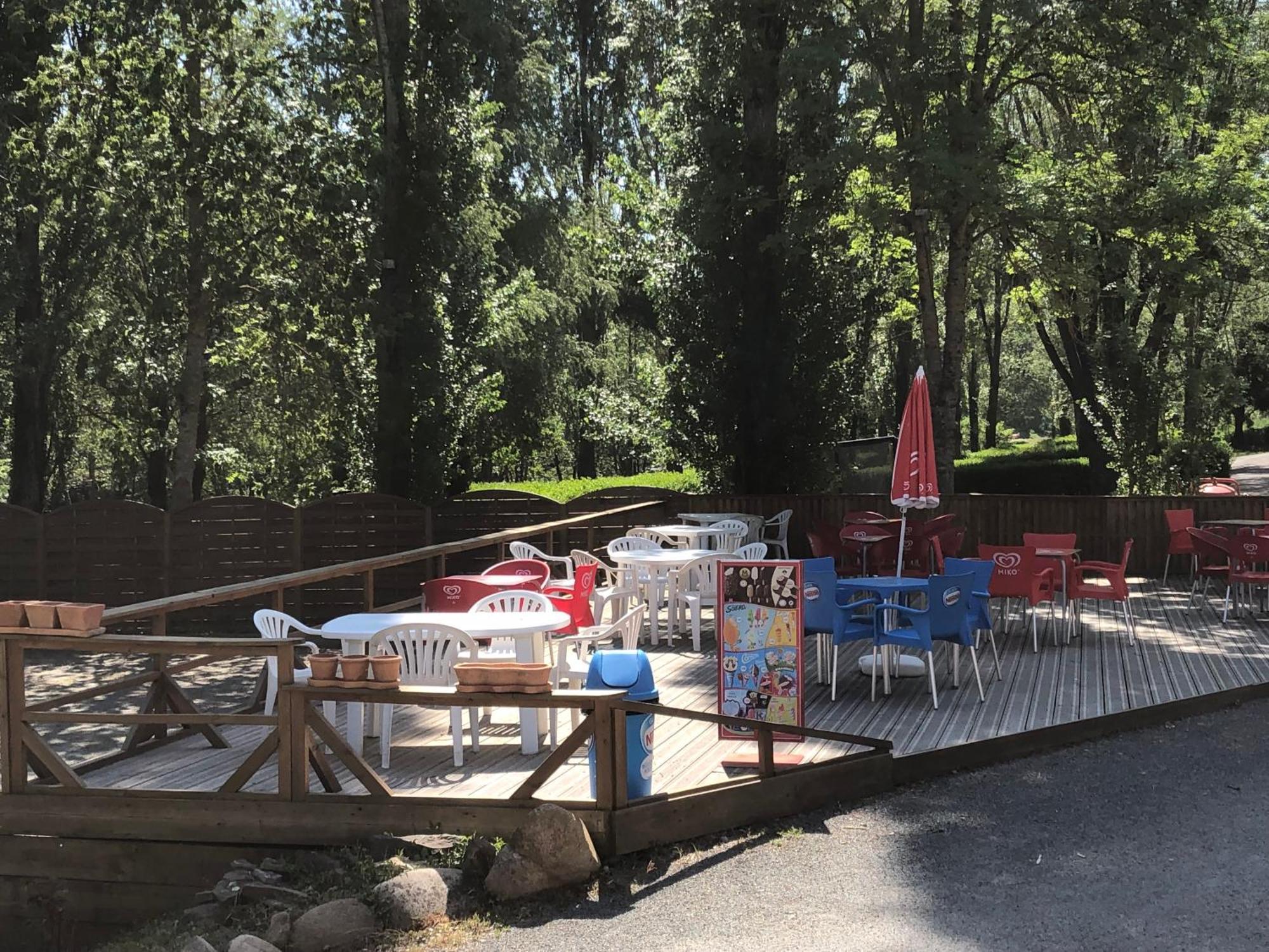Camping Du Pont De St Gal Saint-Gal-sur-Sioule ภายนอก รูปภาพ