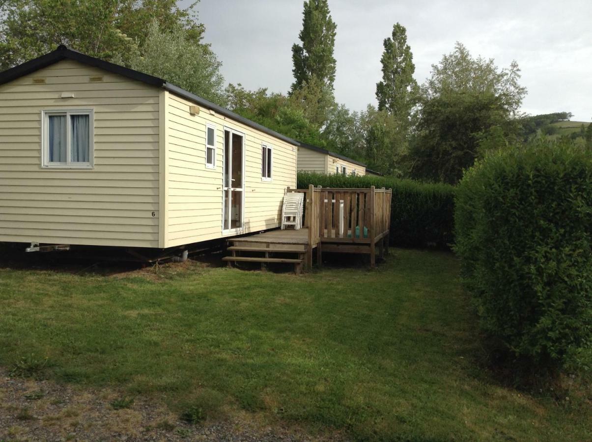 Camping Du Pont De St Gal Saint-Gal-sur-Sioule ภายนอก รูปภาพ