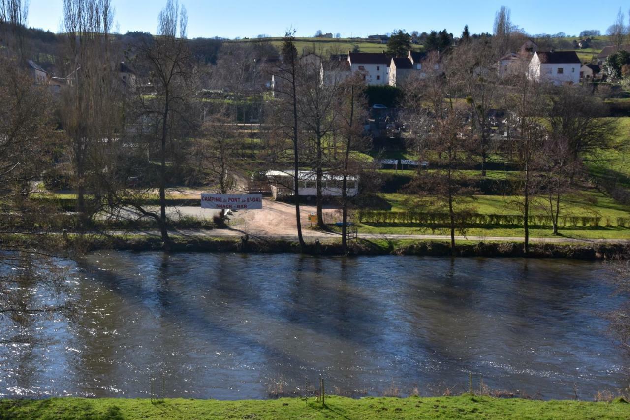 Camping Du Pont De St Gal Saint-Gal-sur-Sioule ภายนอก รูปภาพ